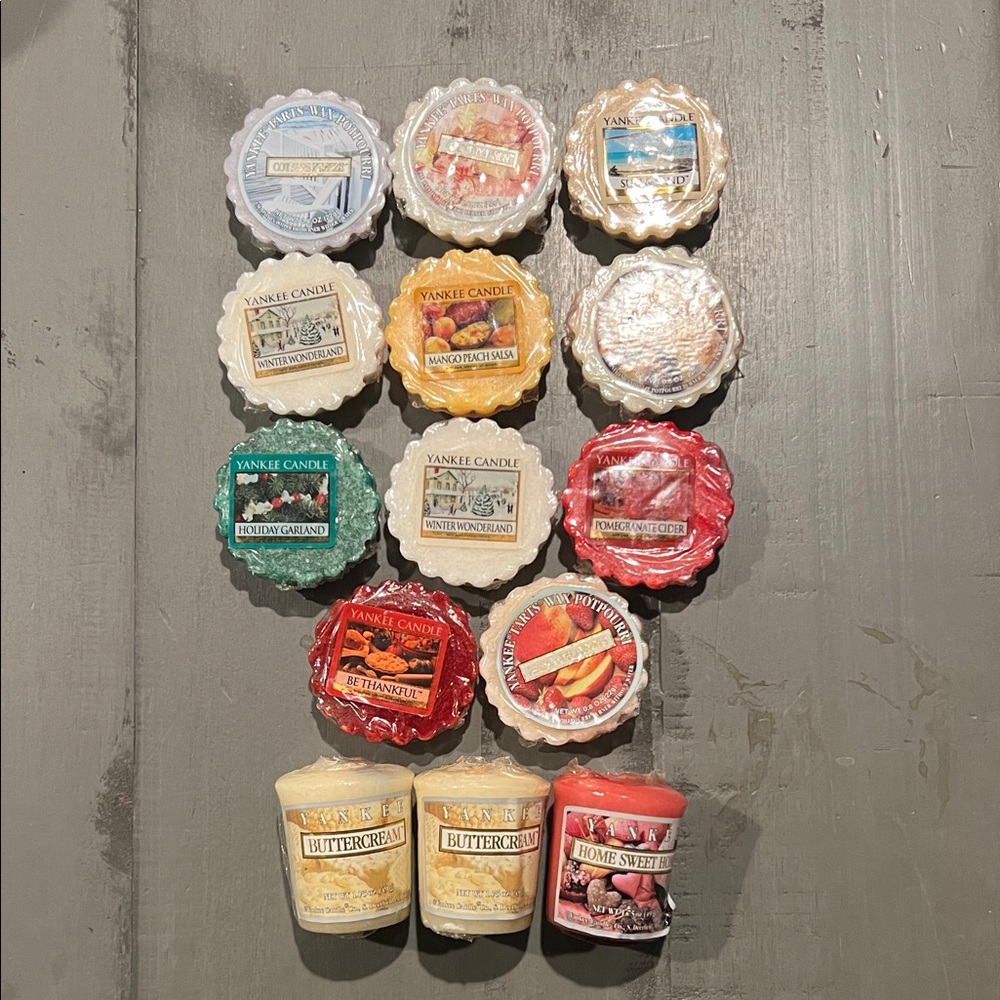 Yankee Candle Assorted Wax Melts (11) and Votives (3) Collection